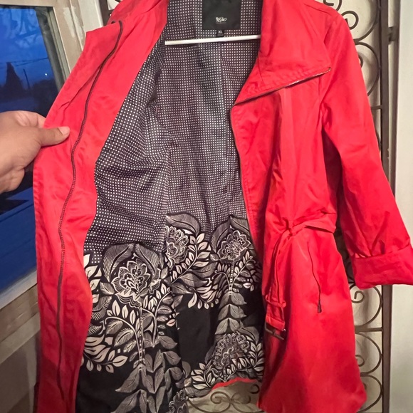 Jacket 🧥 - Picture 3 of 4